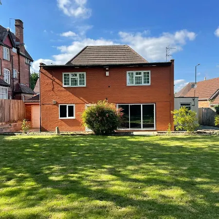 Ferienhaus Birch, 7 Large Bedrm, Sleeps 14 Birmingham