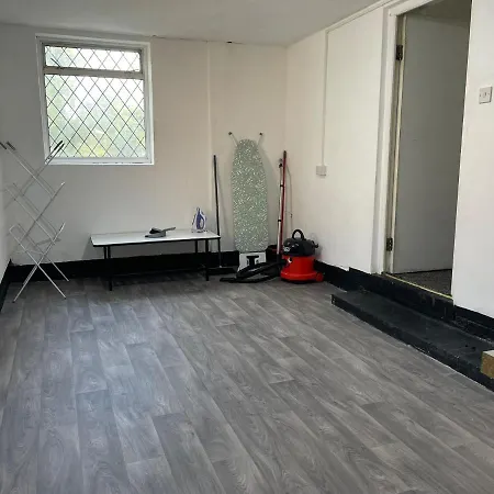 Birch, 7 Large Bedrm, Sleeps 14
