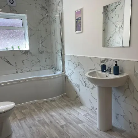 Birch, 7 Large Bedrm, Sleeps 14